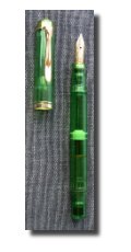 Pelikan M250 grün transparenter Demonstrator